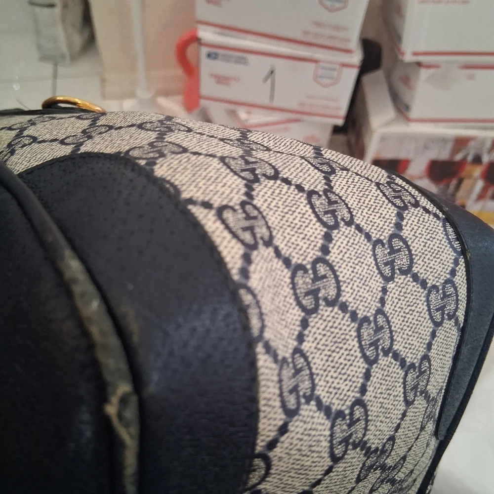 Gucci Beige and Navy, Authentic  Bag - Picture 12 of 16